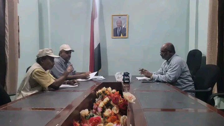 عليان وحمنه يناقشان مشروع تحسين الأمن الغذائي في الخوخة