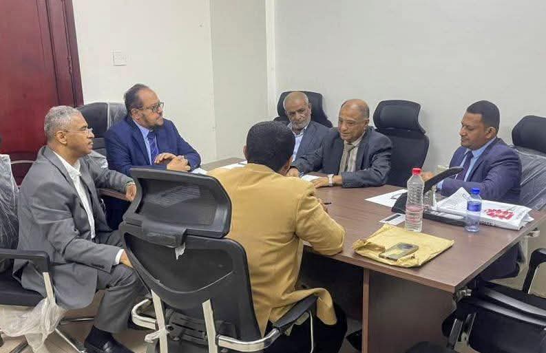 رئيس هيئة التفتيش القضائي يناقش مع قيادات قضائية بالحديدة سير العمل القضائي وتعزيز الأداء